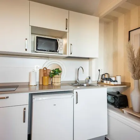 Cozy In Front Of The Apartment San Sebastián